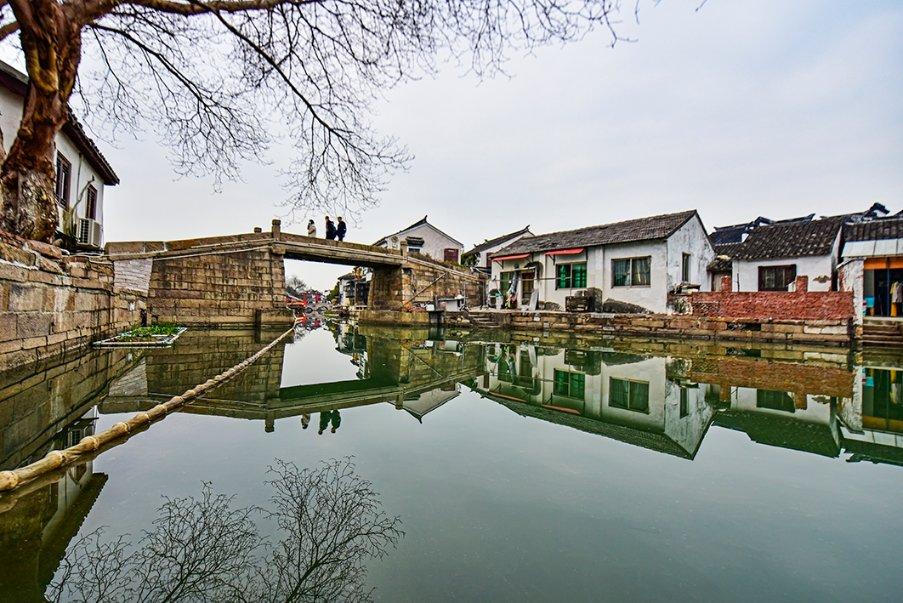 中山路附近的大排档,年底尾牙聚餐就选它